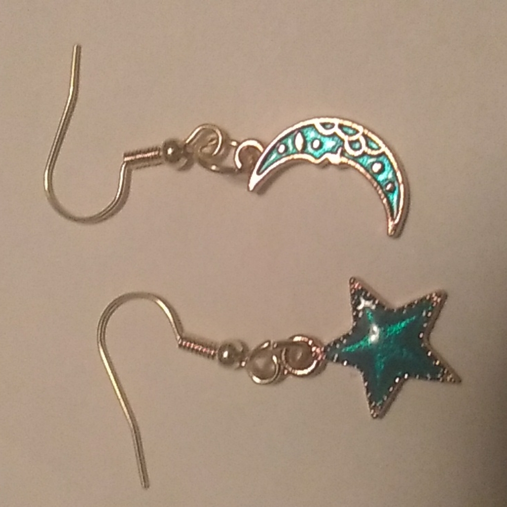 Star and a moon gold earrings